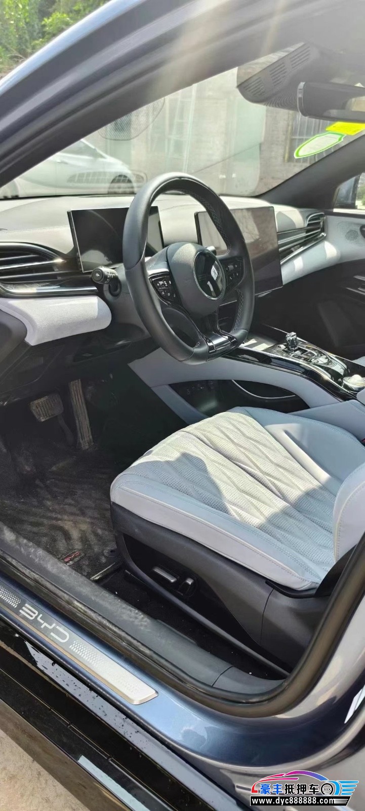 24年比亚迪海豹轿车抵押车出售