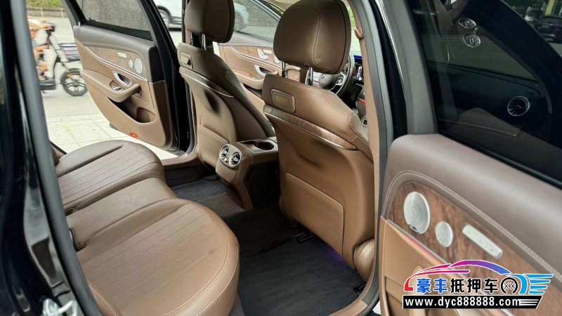 20年奔驰E轿车抵押车出售