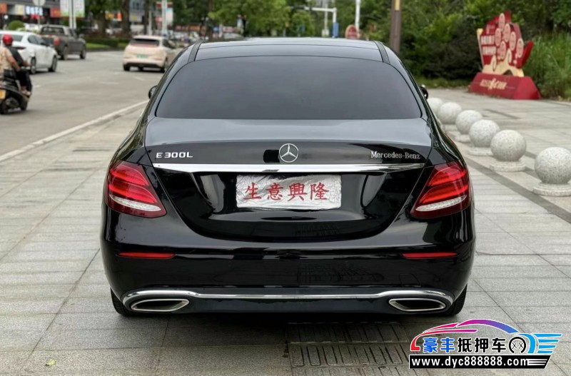 20年奔驰E轿车抵押车出售