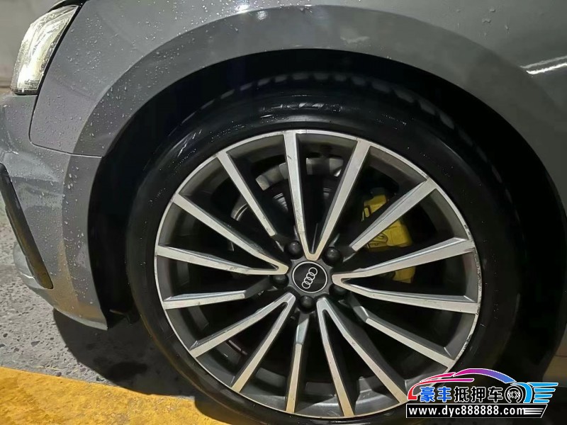 22年奥迪A5轿车抵押车出售