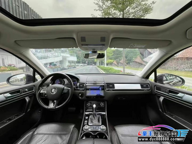 17年大众途锐轿车抵押车出售