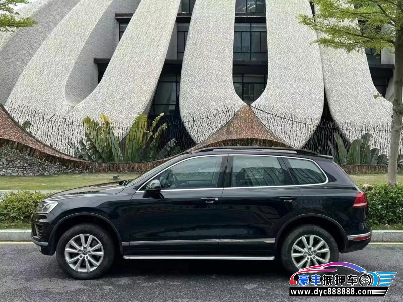 17年大众途锐轿车抵押车出售