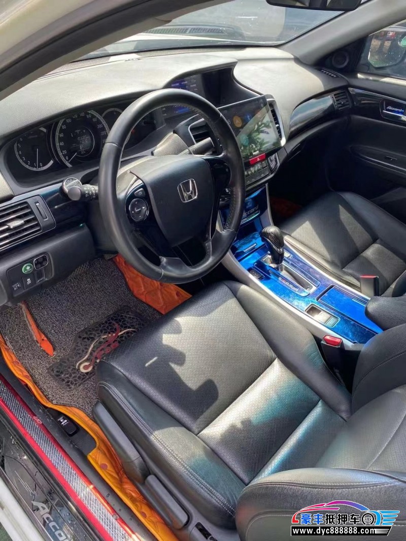 17年本田雅阁轿车抵押车出售