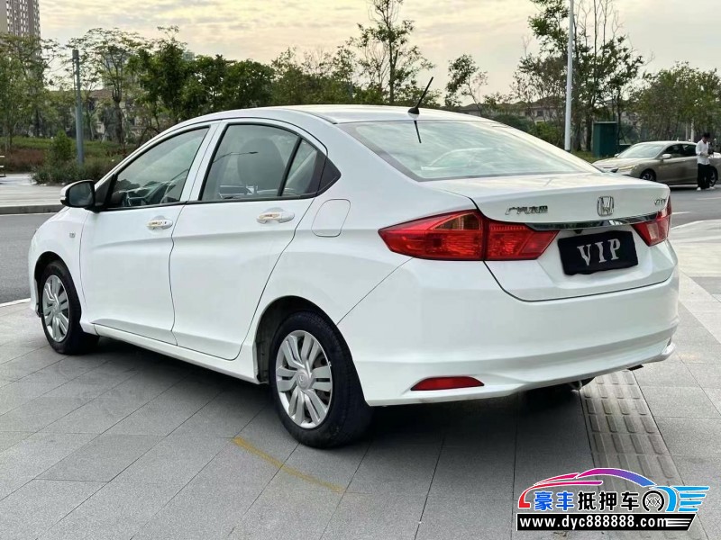 17年本田锋范轿车抵押车出售