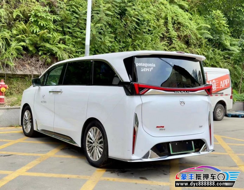 24年合创v09轿车抵押车出售