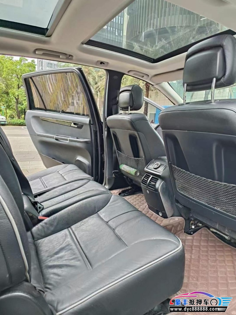 17年奔驰R轿车抵押车出售