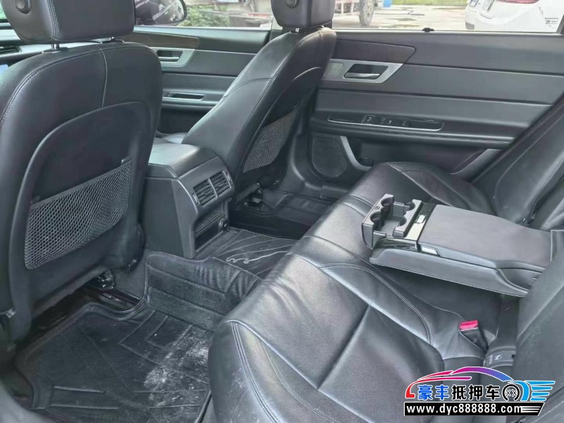 17年捷豹XFL轿车抵押车出售