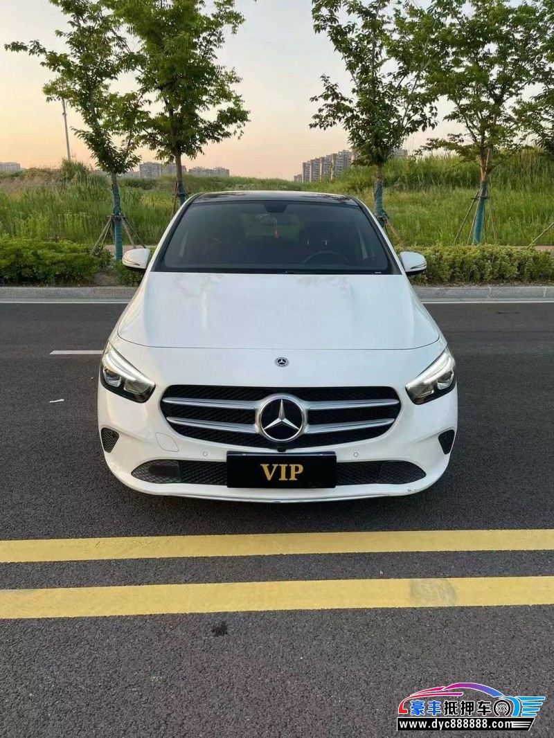 21年奔驰B轿车抵押车出售