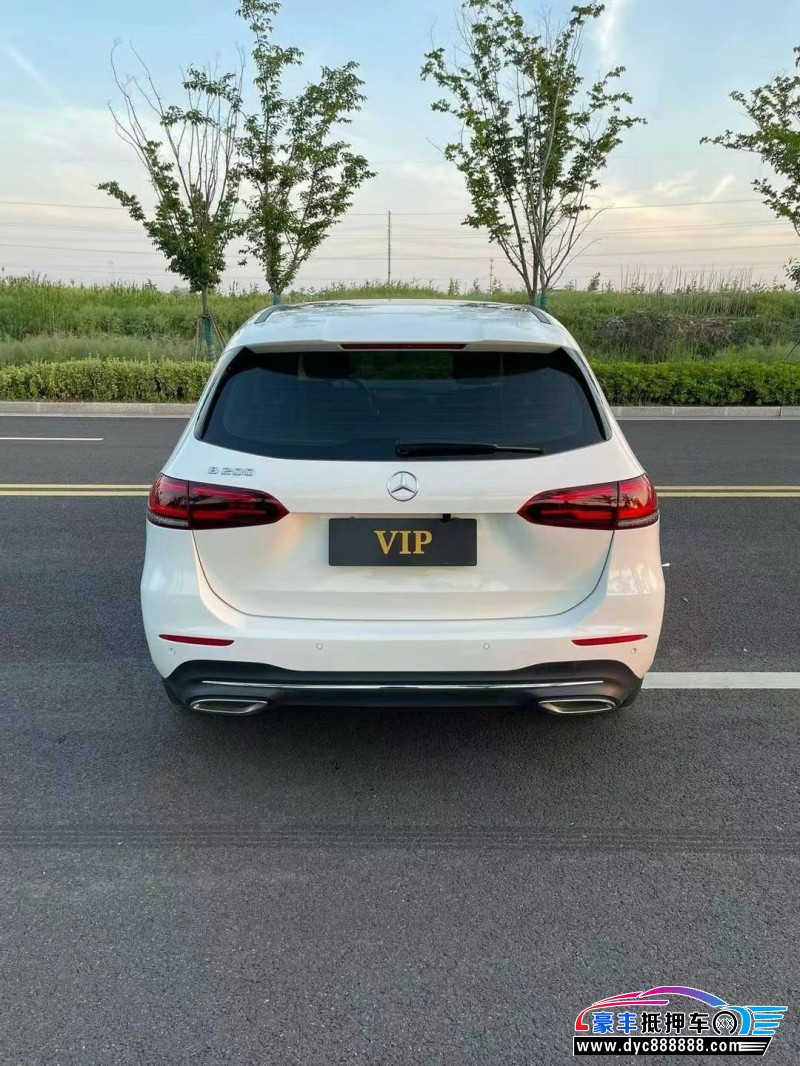 21年奔驰B轿车抵押车出售