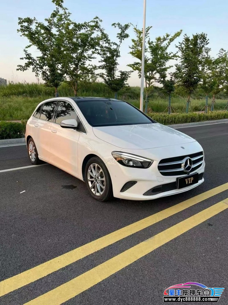 21年奔驰B轿车抵押车出售