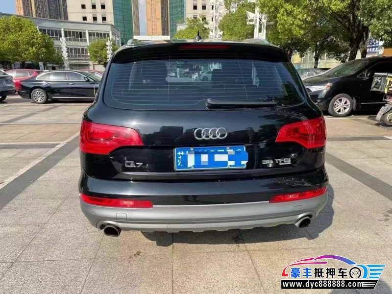 15年奥迪Q7轿车抵押车出售