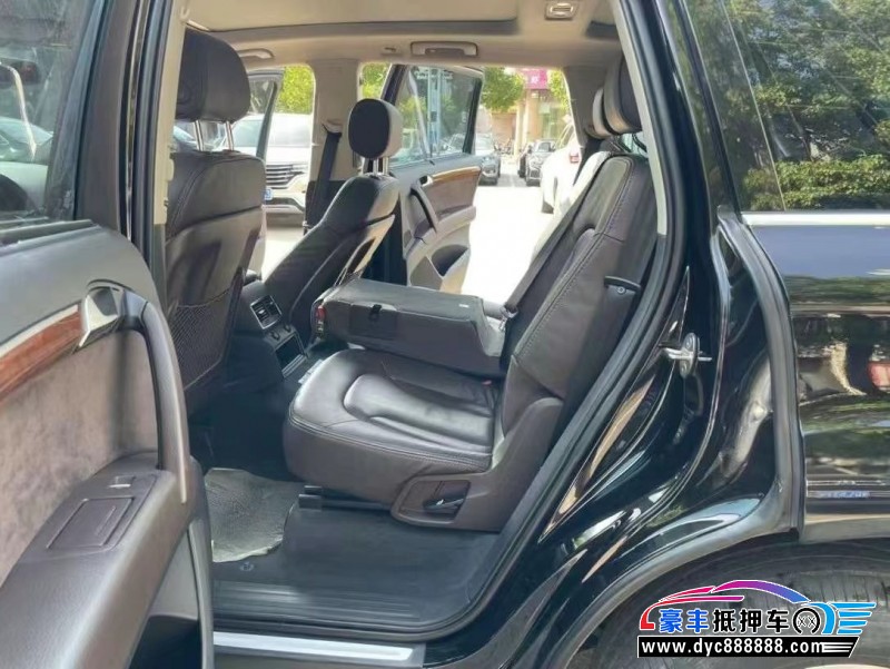 15年奥迪Q7轿车抵押车出售