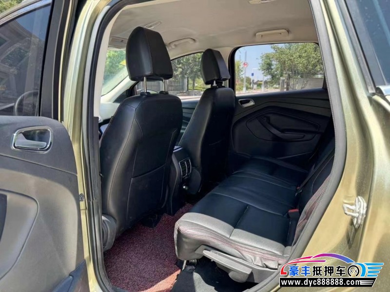 15年福特翼虎轿车抵押车出售