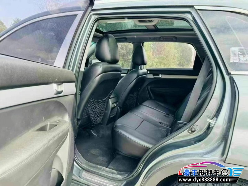 13年起亚索兰托轿车抵押车出售