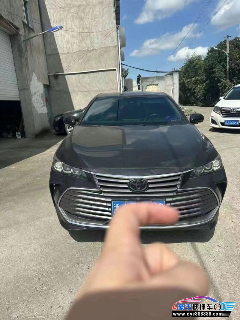 20年丰田亚洲龙轿车抵押车出售