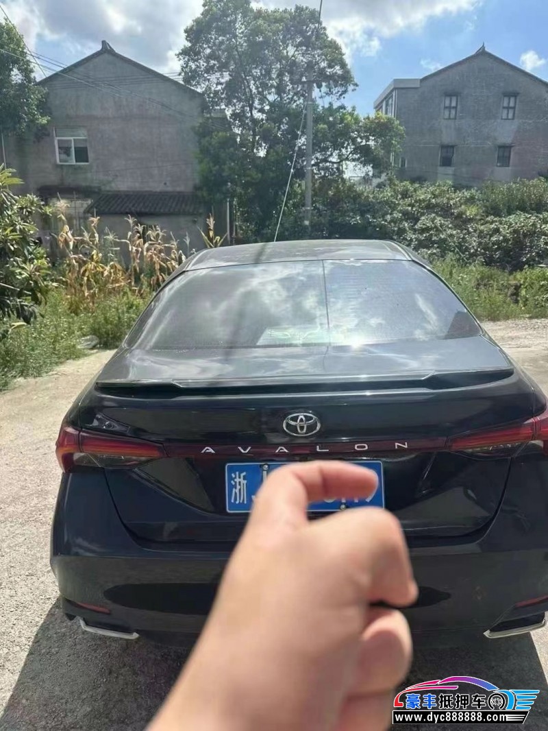 20年丰田亚洲龙轿车抵押车出售