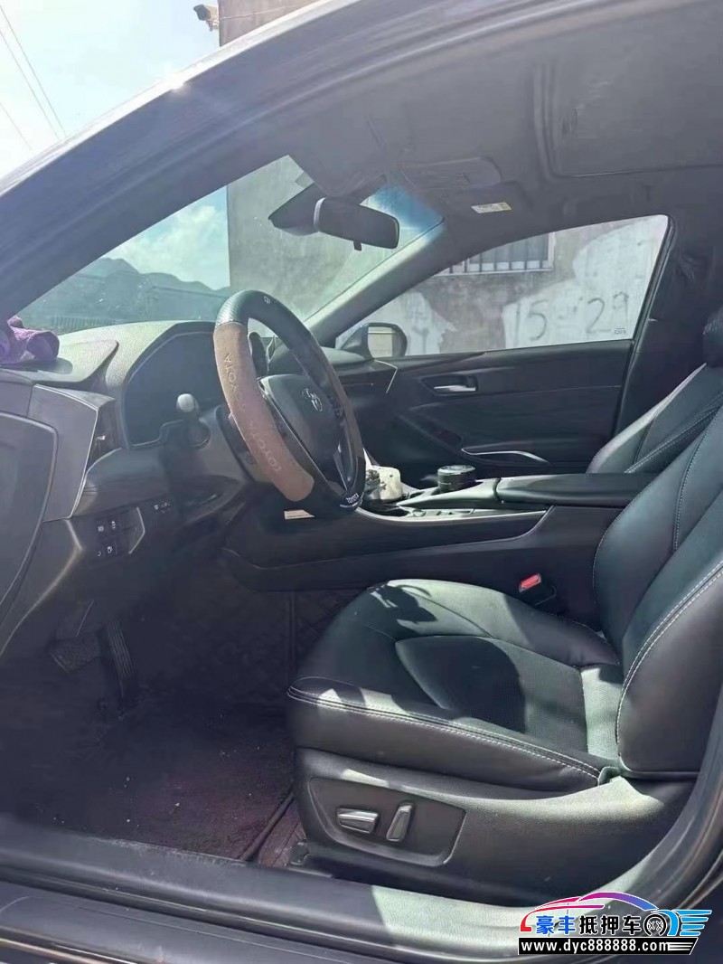 20年丰田亚洲龙轿车抵押车出售