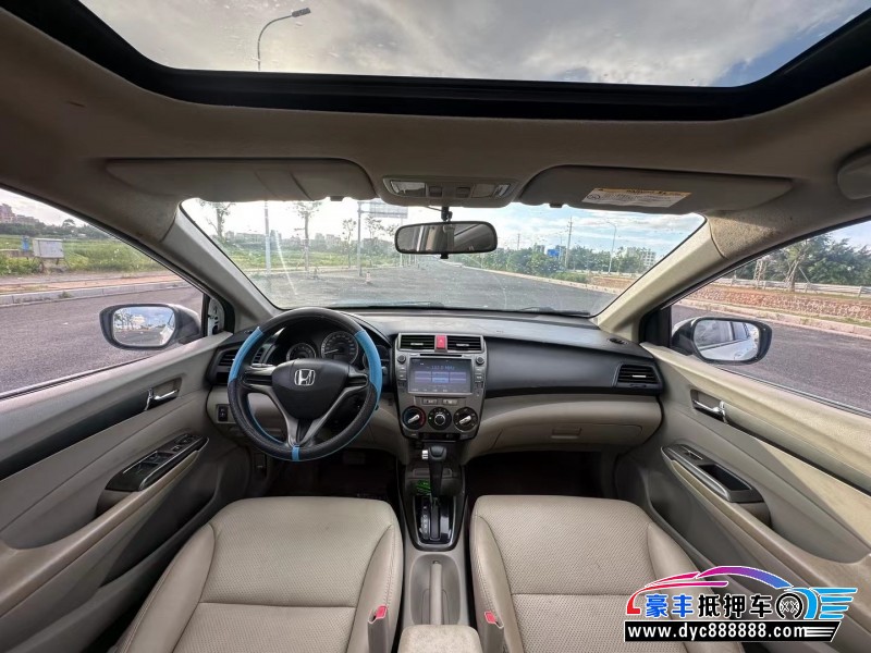 14年本田锋范轿车抵押车出售