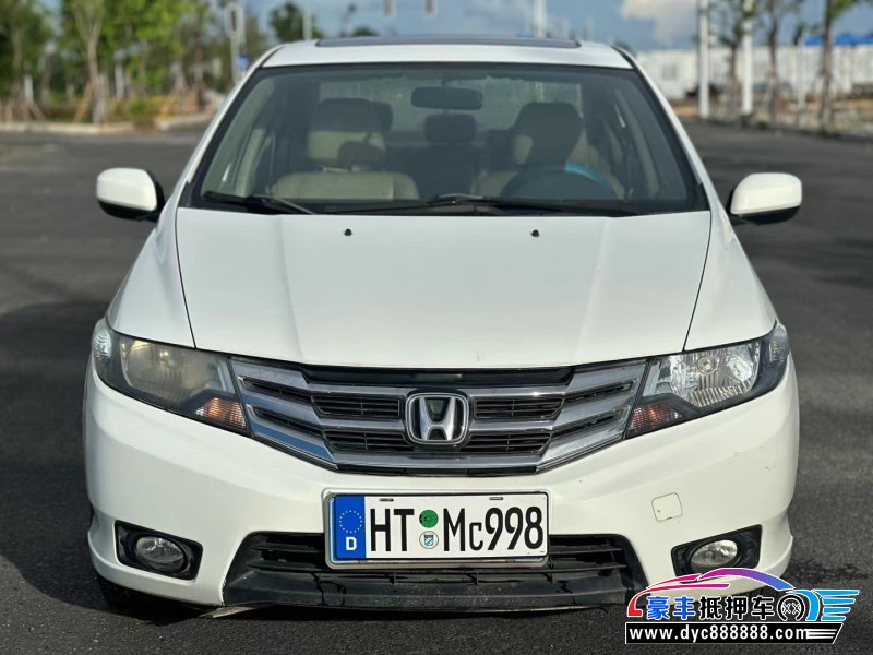 14年本田锋范轿车抵押车出售