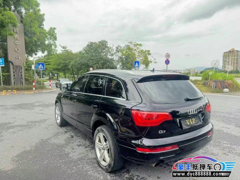 12年奥迪Q7轿车抵押车出售