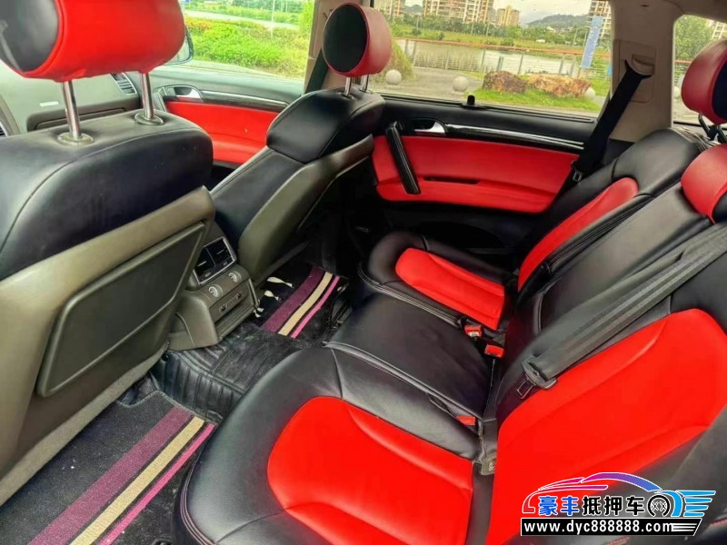 12年奥迪Q7轿车抵押车出售