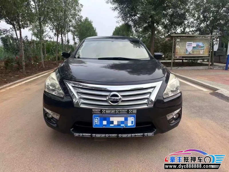 14年日产天籁轿车抵押车出售