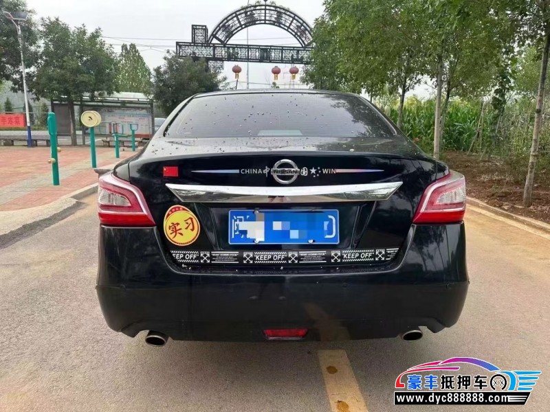14年日产天籁轿车抵押车出售