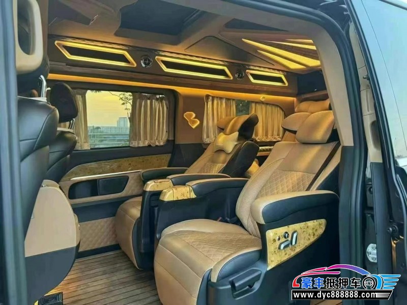 18年奔驰V轿车抵押车出售