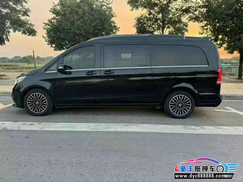 18年奔驰V轿车抵押车出售