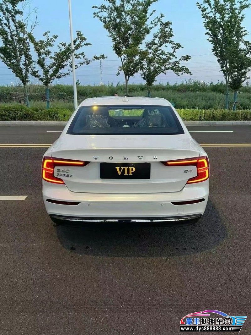 23年沃尔沃S60轿车抵押车出售