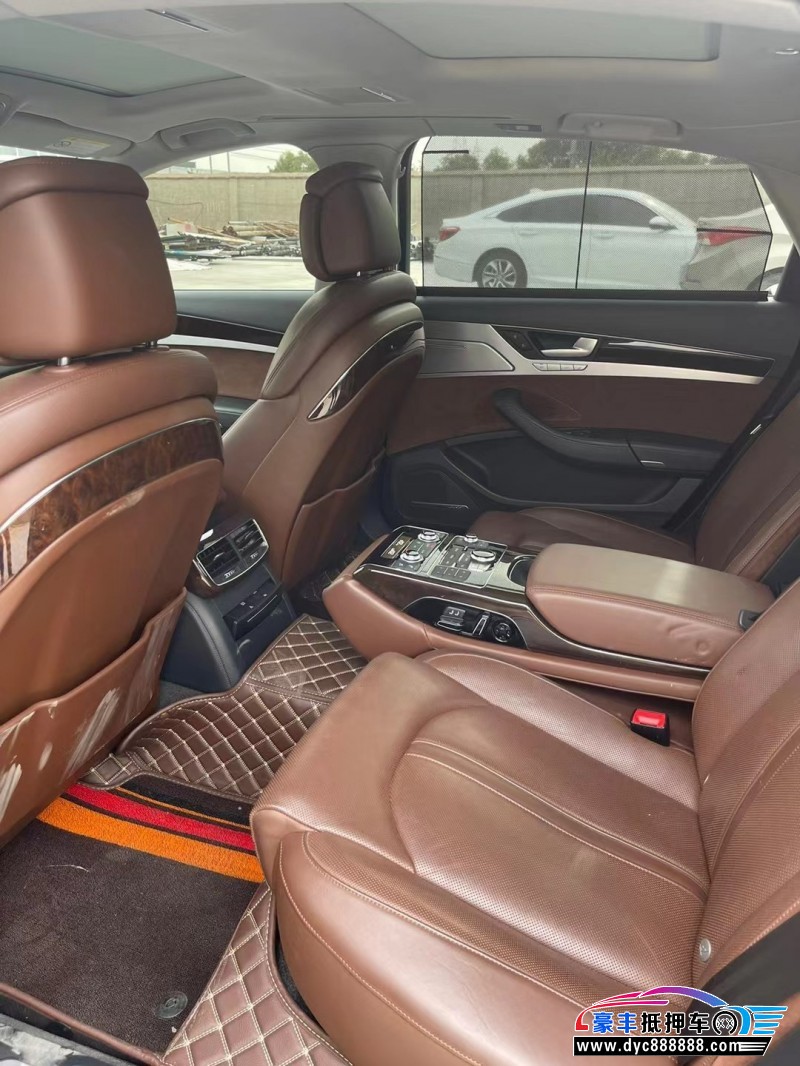 17年奥迪A8轿车抵押车出售