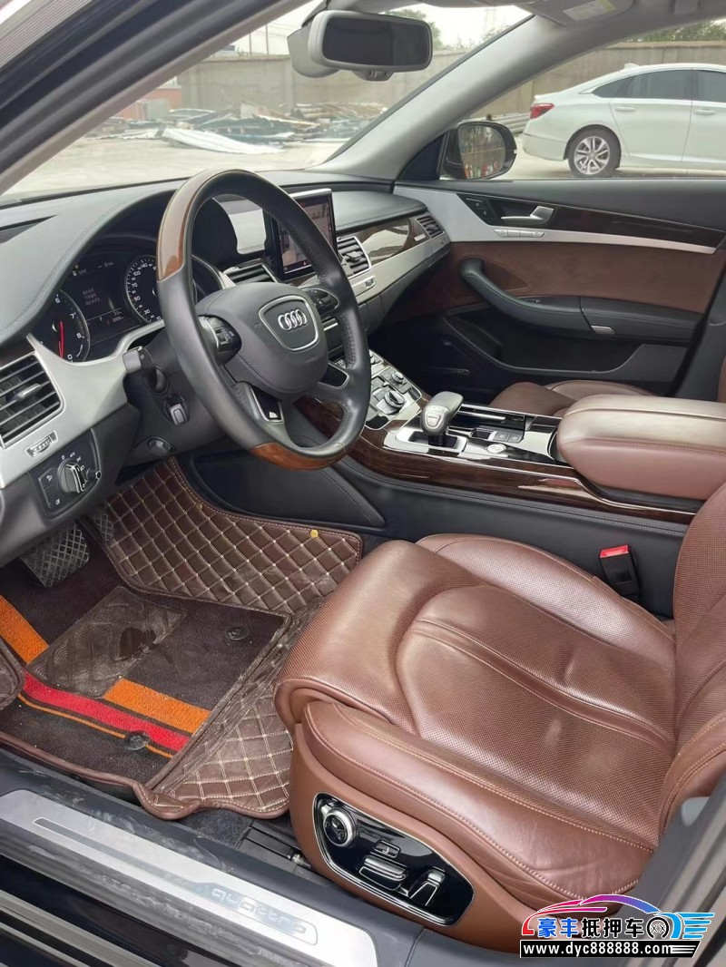 17年奥迪A8轿车抵押车出售