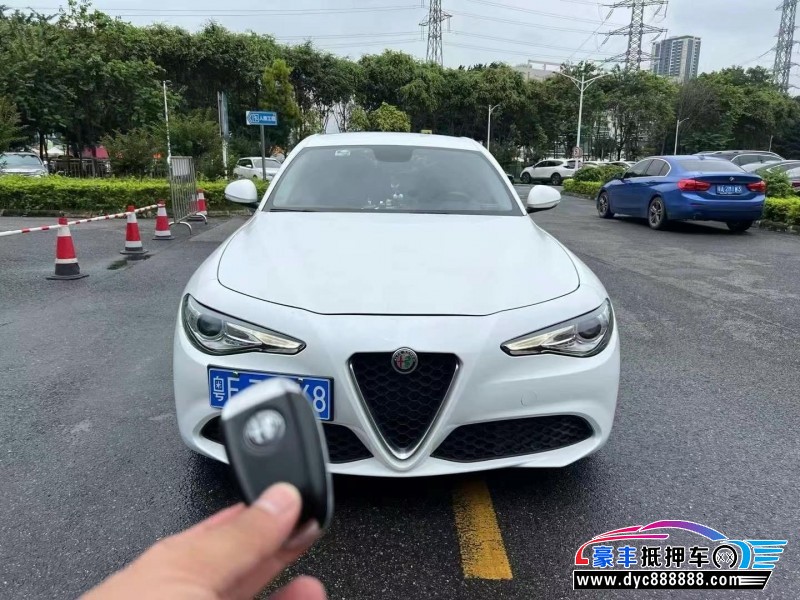 19年阿尔法·罗密欧Giulia轿车抵押车出售