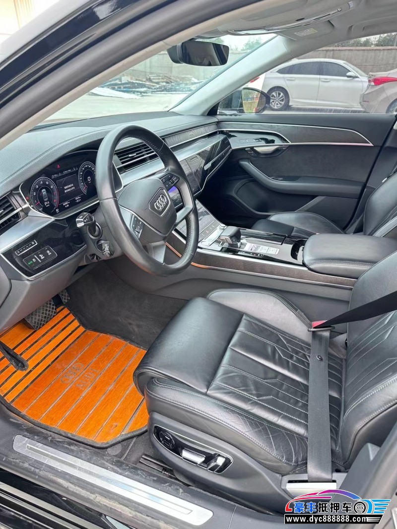 20年奥迪A8轿车抵押车出售