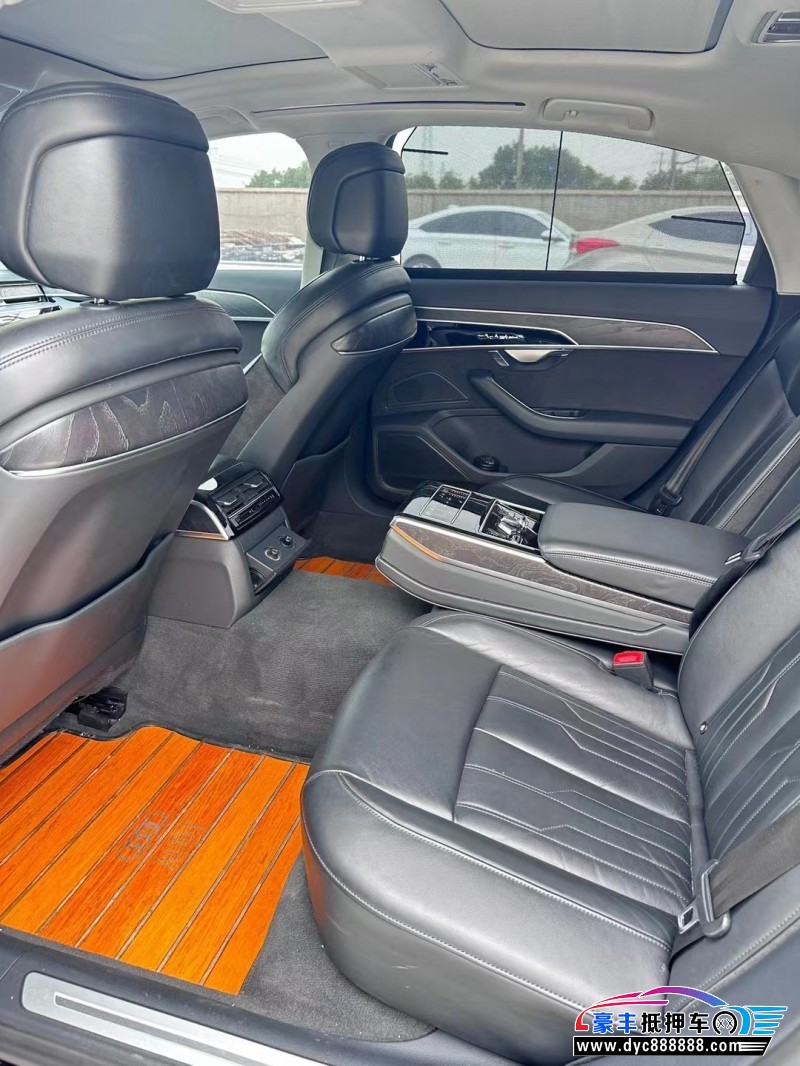 20年奥迪A8轿车抵押车出售