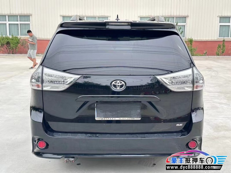 18年丰田塞纳轿车抵押车出售