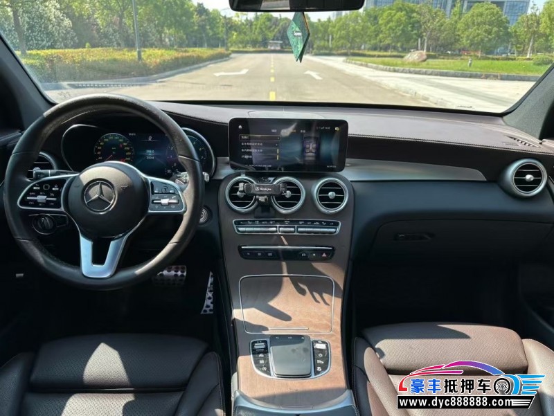 22年奔驰GLC轿车抵押车出售