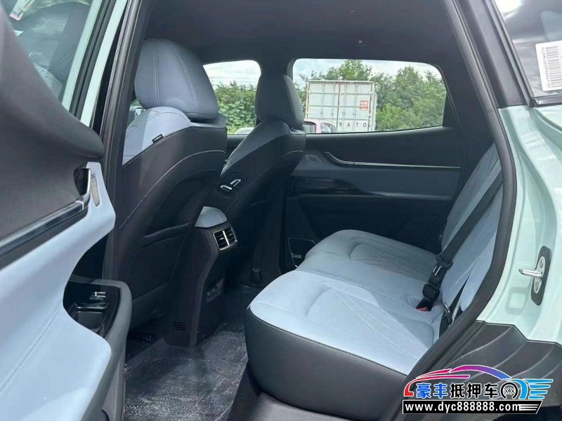 24年奇瑞舒享家轿车抵押车出售