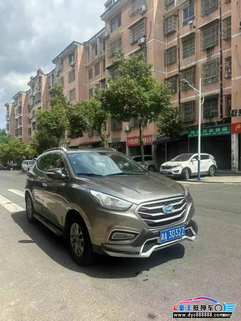 14年现代ix35轿车抵押车出售