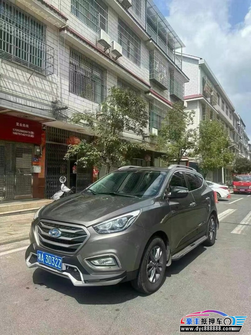 14年现代ix35轿车抵押车出售