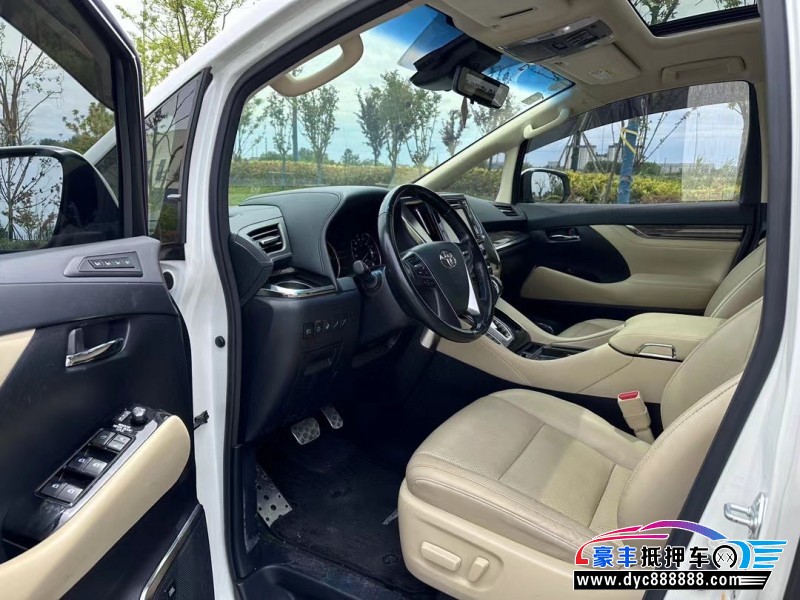 20年丰田威尔法轿车抵押车出售