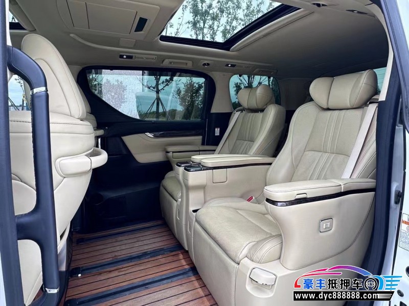 20年丰田威尔法轿车抵押车出售