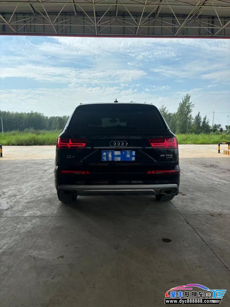 17年奥迪Q7轿车抵押车出售