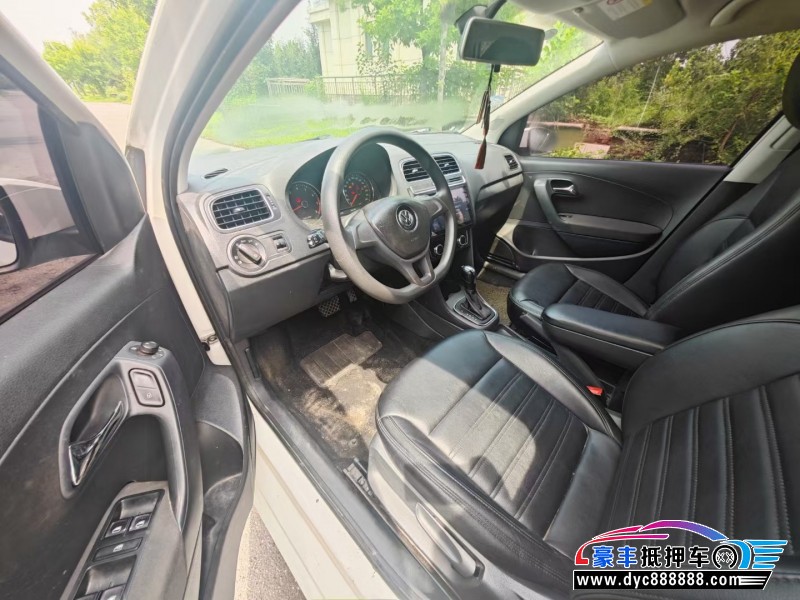 15年大众polo轿车抵押车出售