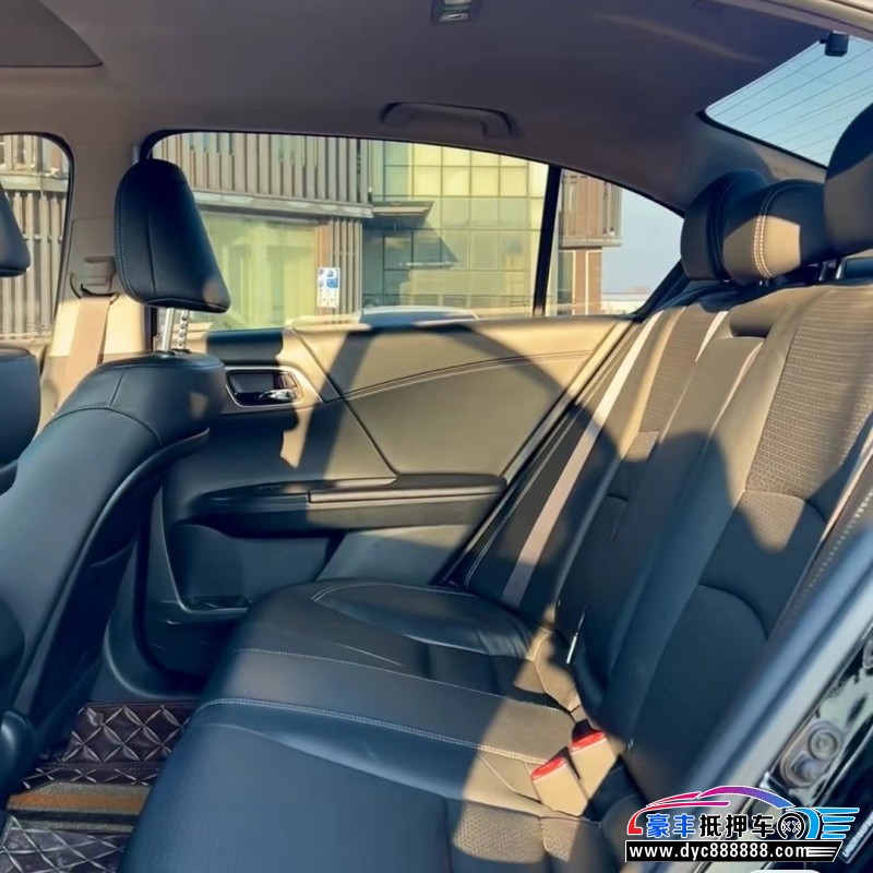 16年本田雅阁轿车抵押车出售