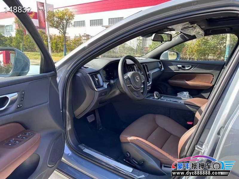 23年沃尔沃S60轿车抵押车出售