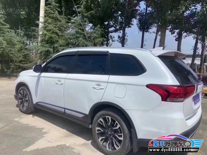 21年三菱欧蓝德轿车抵押车出售