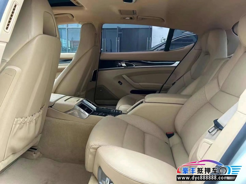 15年保时捷帕纳梅拉轿车抵押车出售