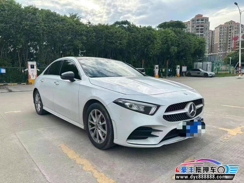 20年奔驰A轿车抵押车出售