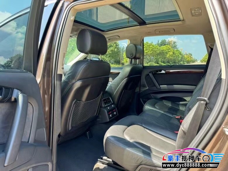 14年奥迪Q7轿车抵押车出售